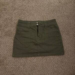 RE generation by Celebrity Pink Olive Mini Cargo Skirt